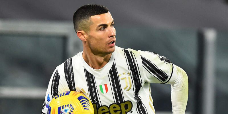 CR7 đạt được 1 tỷ USD năm 2020